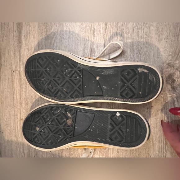 Yellow converse style slip on sneakers - Picture 3 of 7